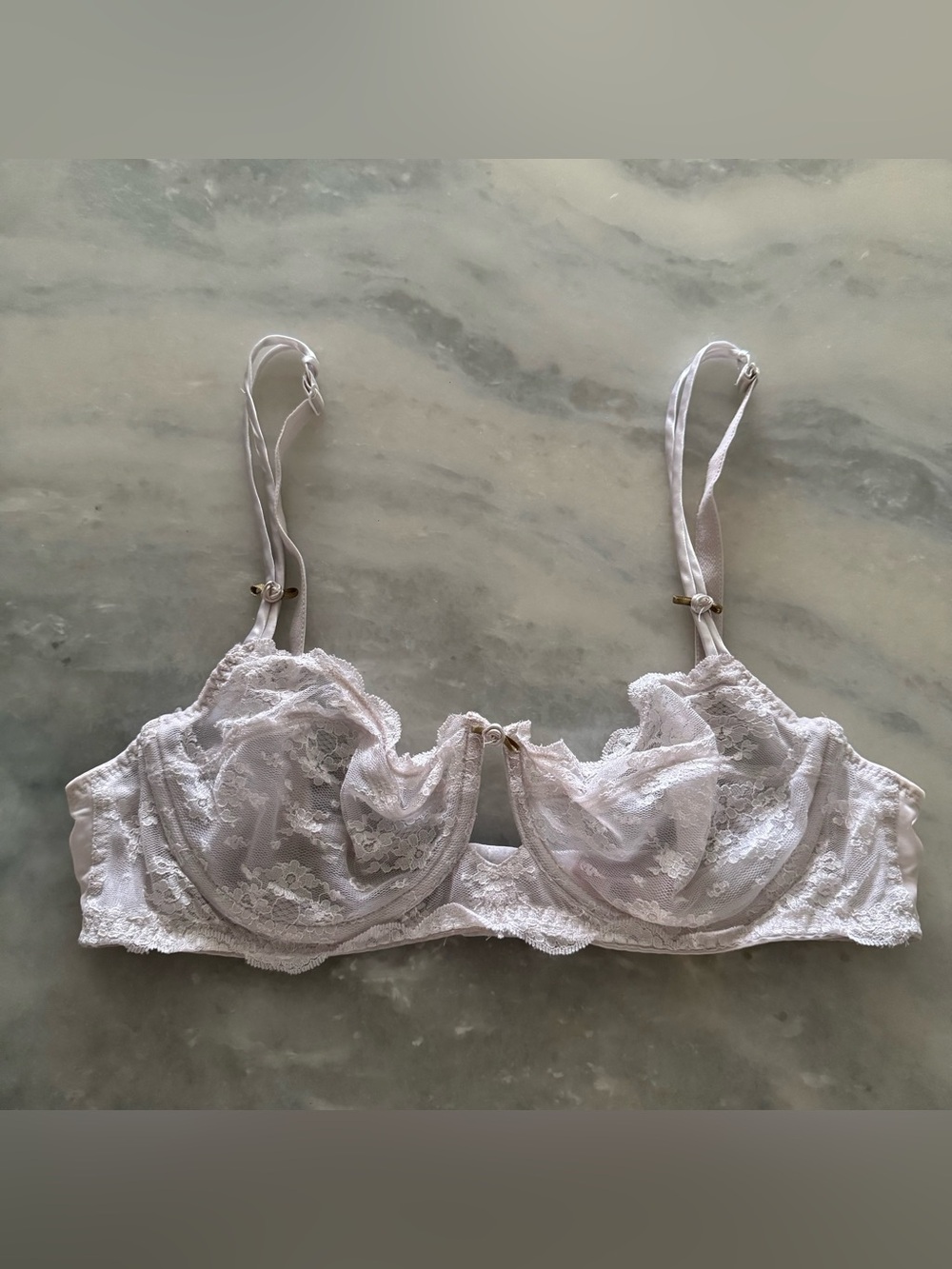 Victoria's Secret White Lace Bra 38C